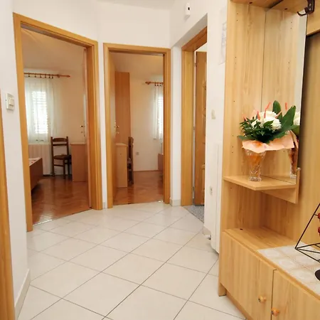 And With Parking Space Krk - 5371 Guest house Krk Town