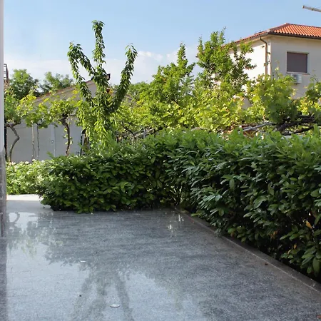 Guest house And With Parking Space Krk - 5371 Krk Town
